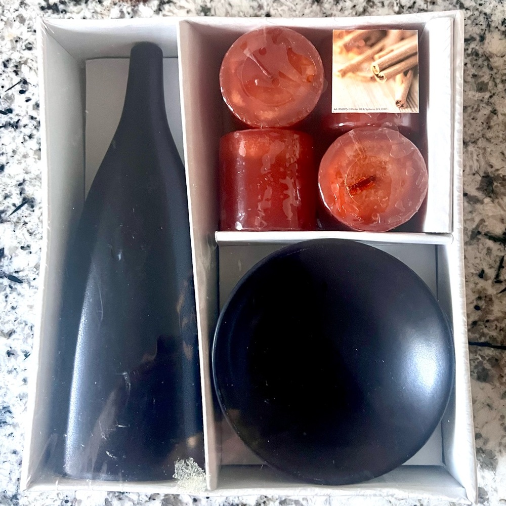 IKEA GLITTRA Black Candle Set -Vase, Candle Holder, 4 Cinnamon Candles - New Box